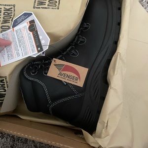 Avenger work boots